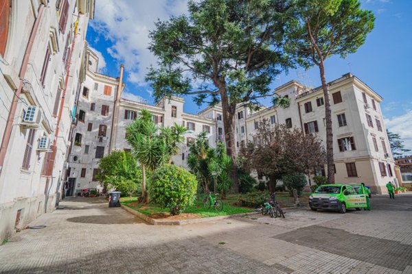 appartamento in vendita a Roma in zona Testaccio