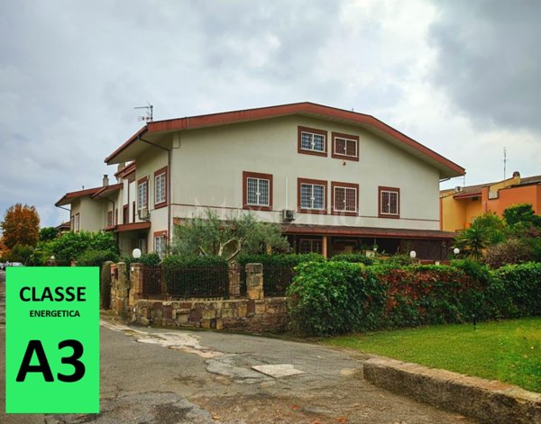 casa indipendente in vendita a Roma in zona Axa