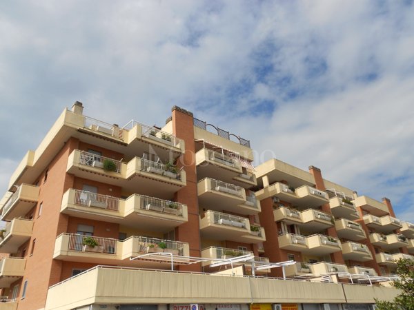 appartamento in vendita a Roma in zona Ostia