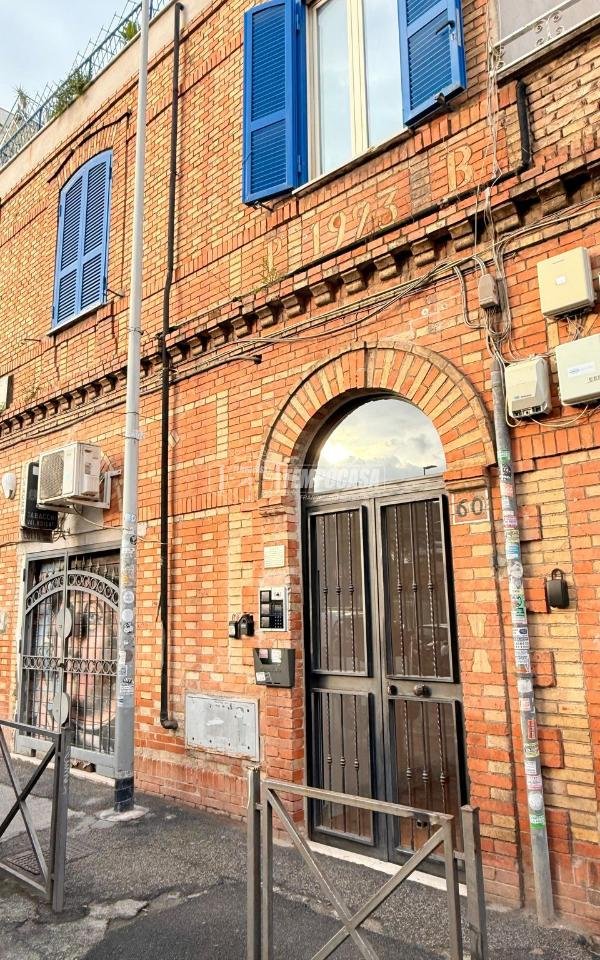 appartamento in vendita a Roma in zona Prenestino-Labicano