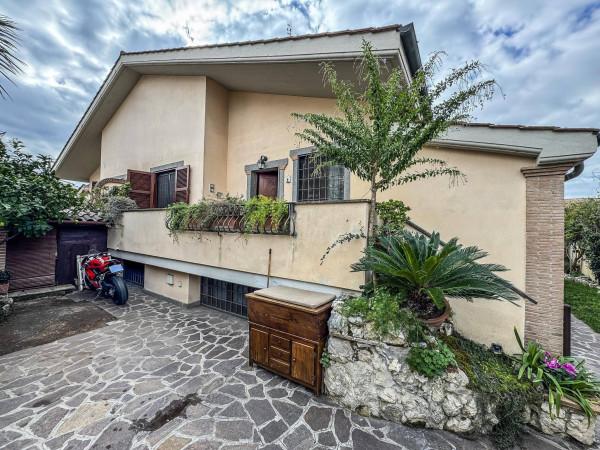 casa indipendente in vendita a Roma in zona Infernetto