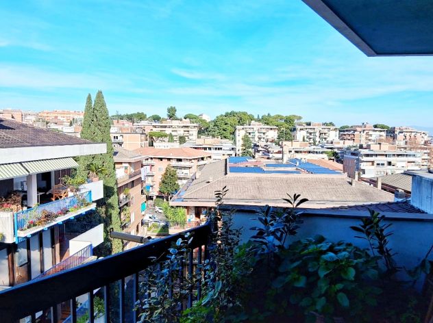 appartamento in vendita a Roma in zona EUR