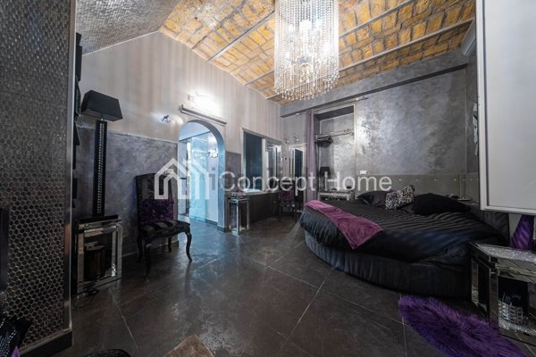 appartamento in vendita a Roma in zona Rione Monti/Campitelli