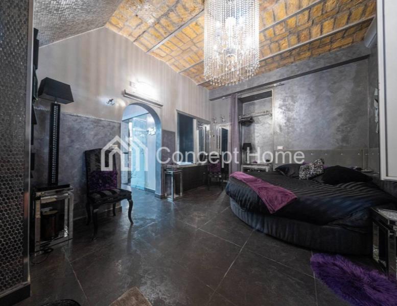 appartamento in vendita a Roma in zona Rione Monti/Campitelli