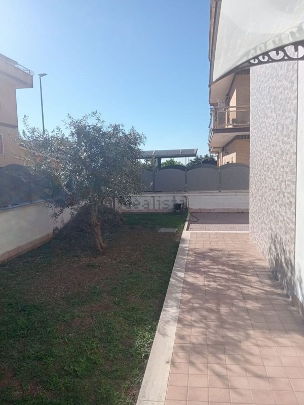 appartamento in vendita a Roma in zona Borghesiana