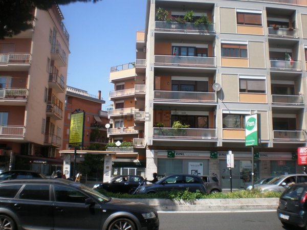 ufficio in vendita a Roma in zona Aurelio