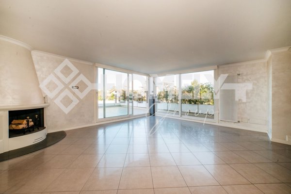 appartamento in vendita a Roma in zona Valle Muricana