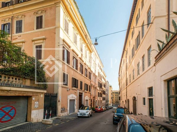 appartamento in vendita a Roma in zona Rione Monti/Campitelli