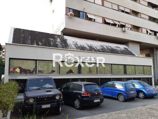 ufficio in vendita a Roma in zona Spinaceto