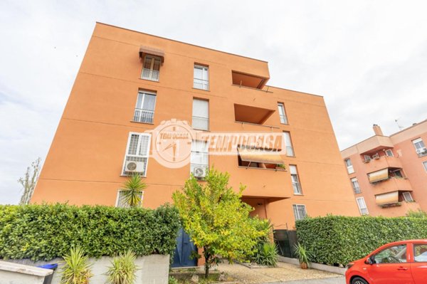 appartamento in vendita a Roma in zona Torre Gaia
