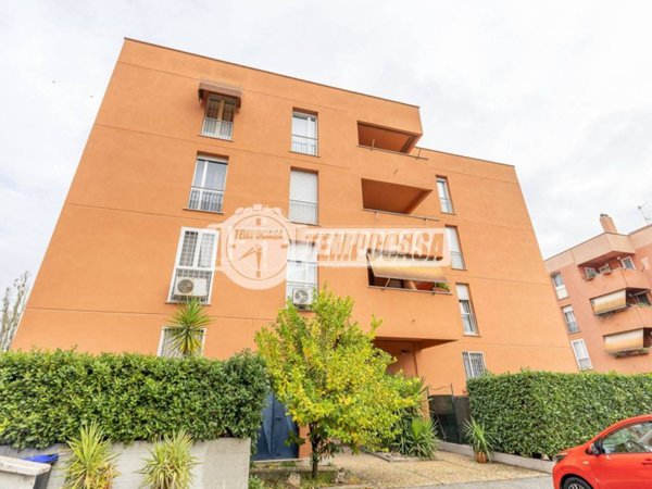 appartamento in vendita a Roma in zona Torre Gaia