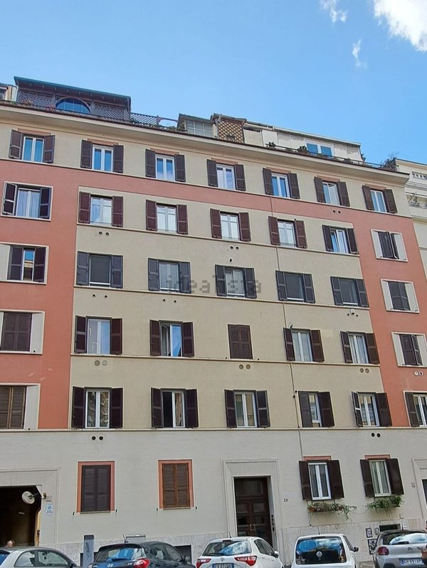 appartamento in vendita a Roma in zona Appio Latino