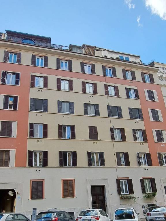 appartamento in vendita a Roma in zona Appio Latino