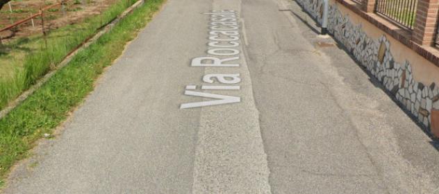 locale commerciale in vendita a Roma in zona Lunghezza