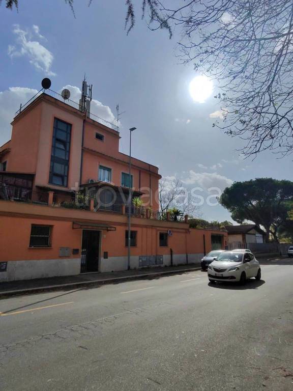 appartamento in vendita a Roma in zona Tuscolano