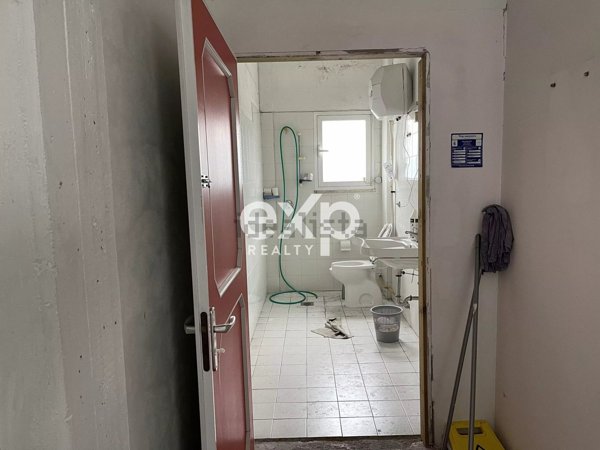 ufficio in vendita a Roma in zona Trigoria