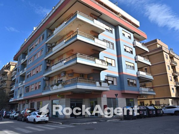 appartamento in vendita a Roma in zona Ostia
