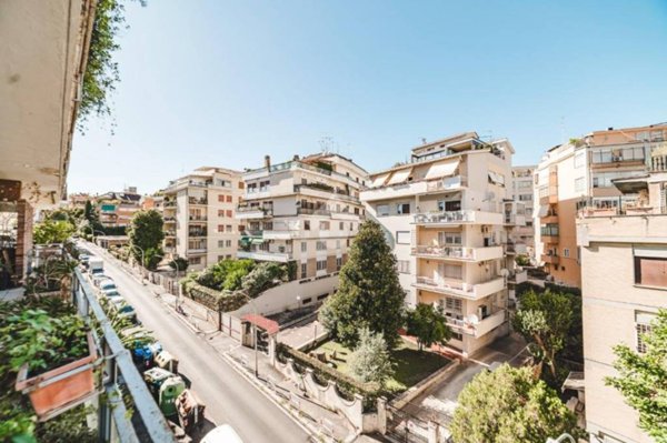 appartamento in vendita a Roma in zona Tor di Quinto