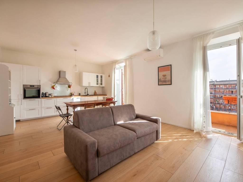 appartamento in vendita a Roma in zona Appio Latino