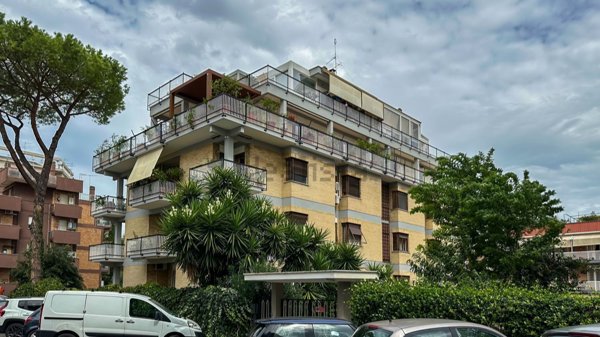 appartamento in vendita a Roma in zona Giuliano Dalmata