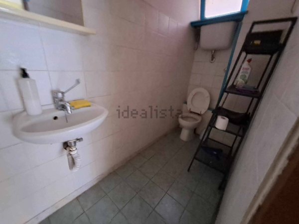 negozio in vendita a Roma in zona Appio Claudio