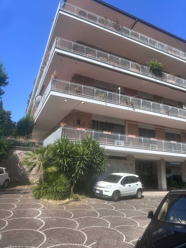 appartamento in vendita a Roma in zona Della Vittoria