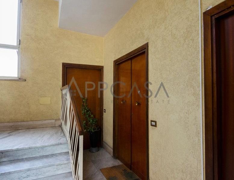 appartamento in vendita a Roma in zona Ardeatino