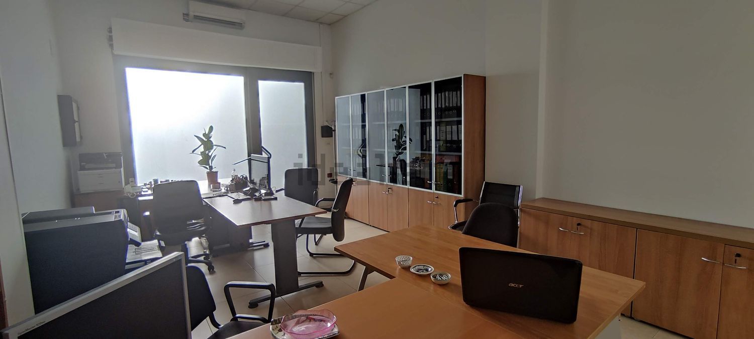 negozio in vendita a Roma in zona Cinecittà