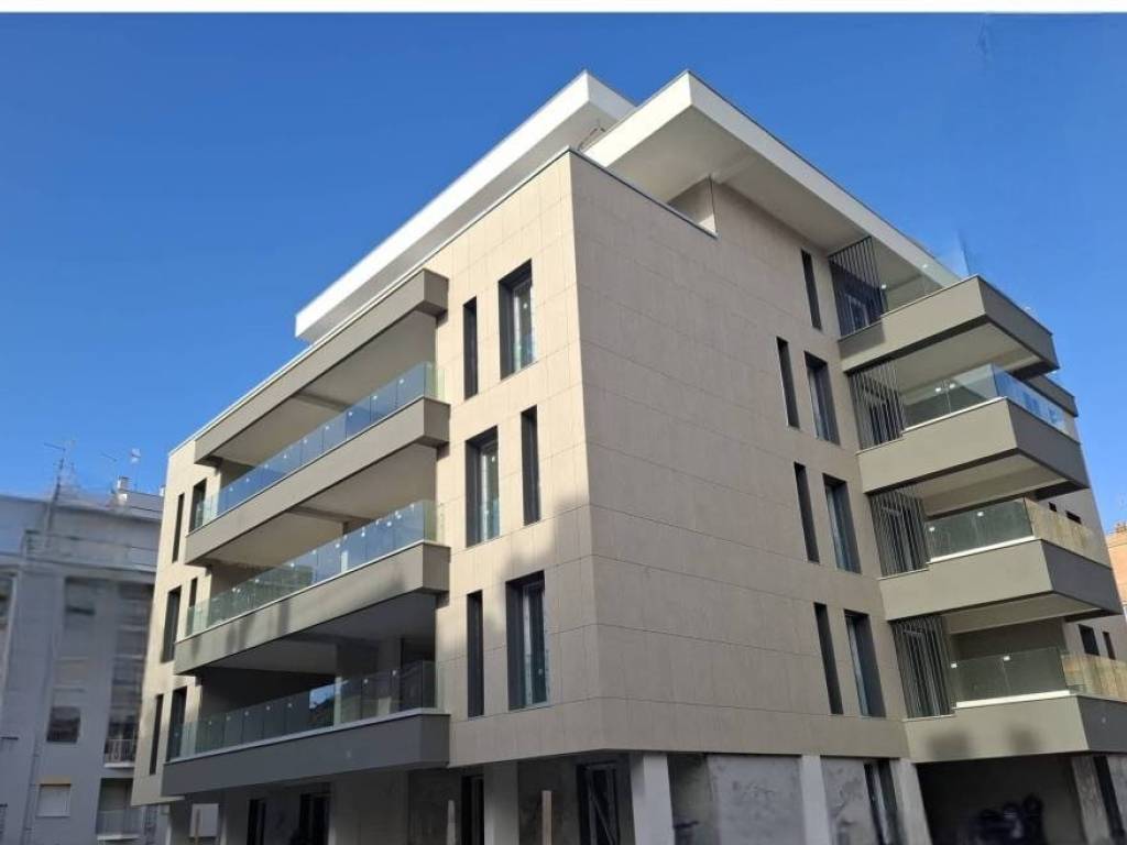 appartamento in vendita a Roma in zona Appio Latino