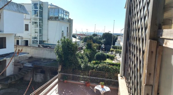 appartamento in vendita a Roma in zona Ostia