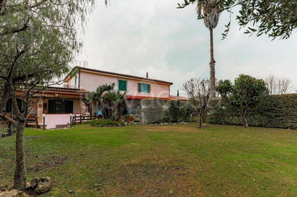 casa indipendente in vendita a Roma in zona Casalotti