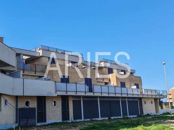 appartamento in vendita a Roma in zona Ostia