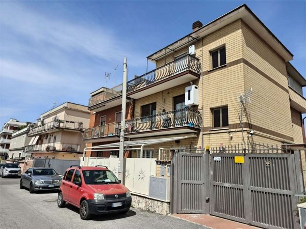 appartamento in vendita a Roma in zona Dragona/Bagnoletto