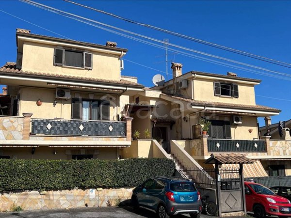 appartamento in vendita a Roma in zona Lunghezza