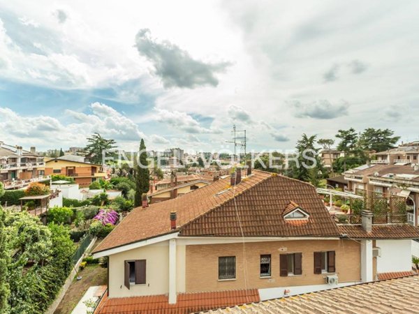 appartamento in vendita a Roma in zona Tre Pini - Poggio dei Fiori