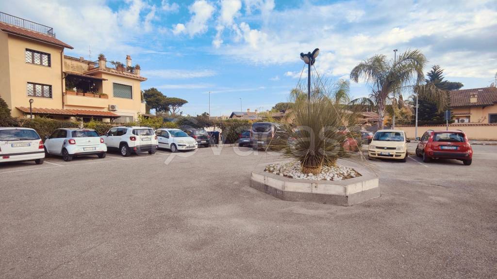 appartamento in vendita a Roma in zona Infernetto