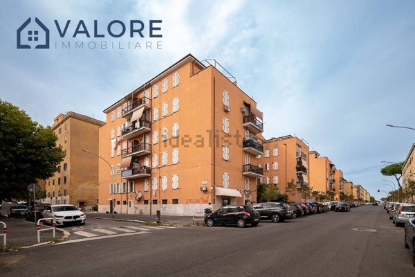 appartamento in vendita a Roma in zona Monte Sacro/Talenti