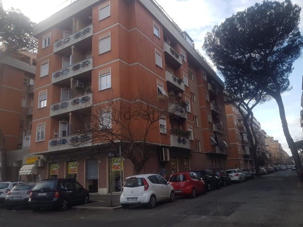 appartamento in vendita a Roma in zona Ostia