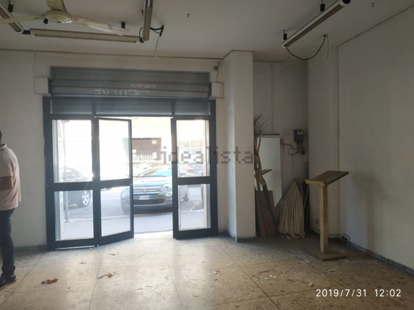 negozio in vendita a Roma in zona Ostiense