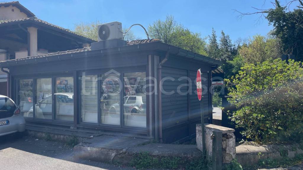 negozio in vendita a Roma in zona Olgiata