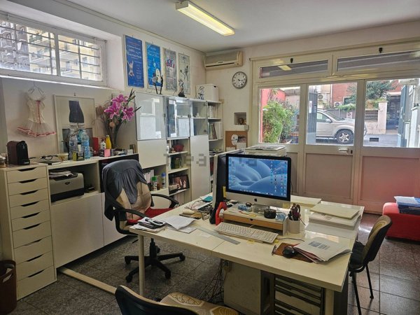 ufficio in vendita a Roma in zona Appio Latino