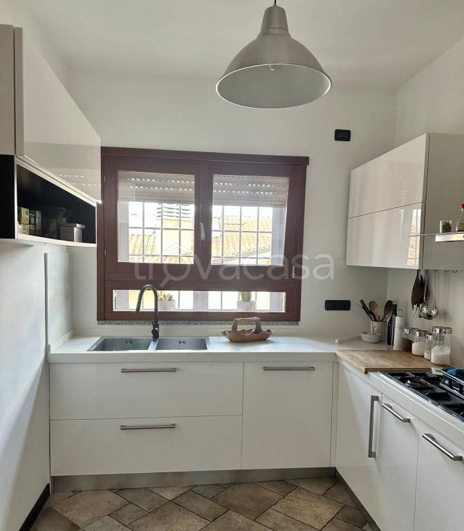 appartamento in vendita a Roma in zona Torre Gaia