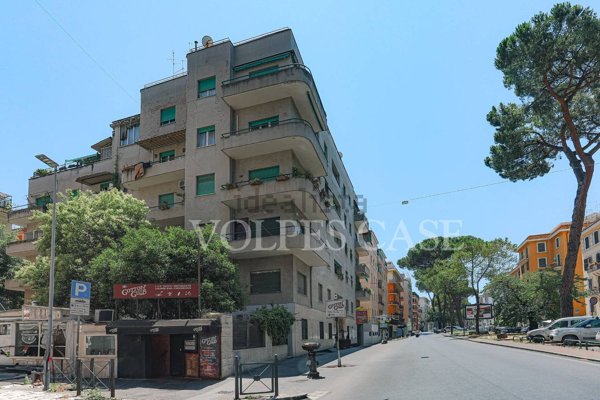 locale commerciale in vendita a Roma in zona Trieste