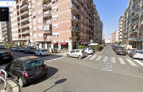 negozio in vendita a Roma in zona Don Bosco