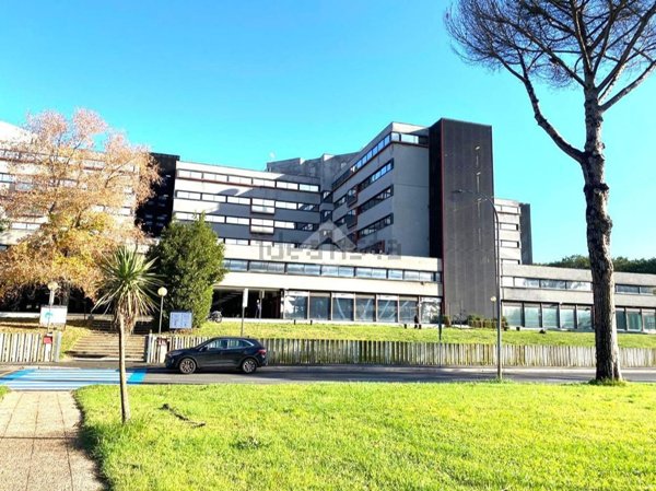 ufficio in vendita a Roma in zona Magliana Vecchia