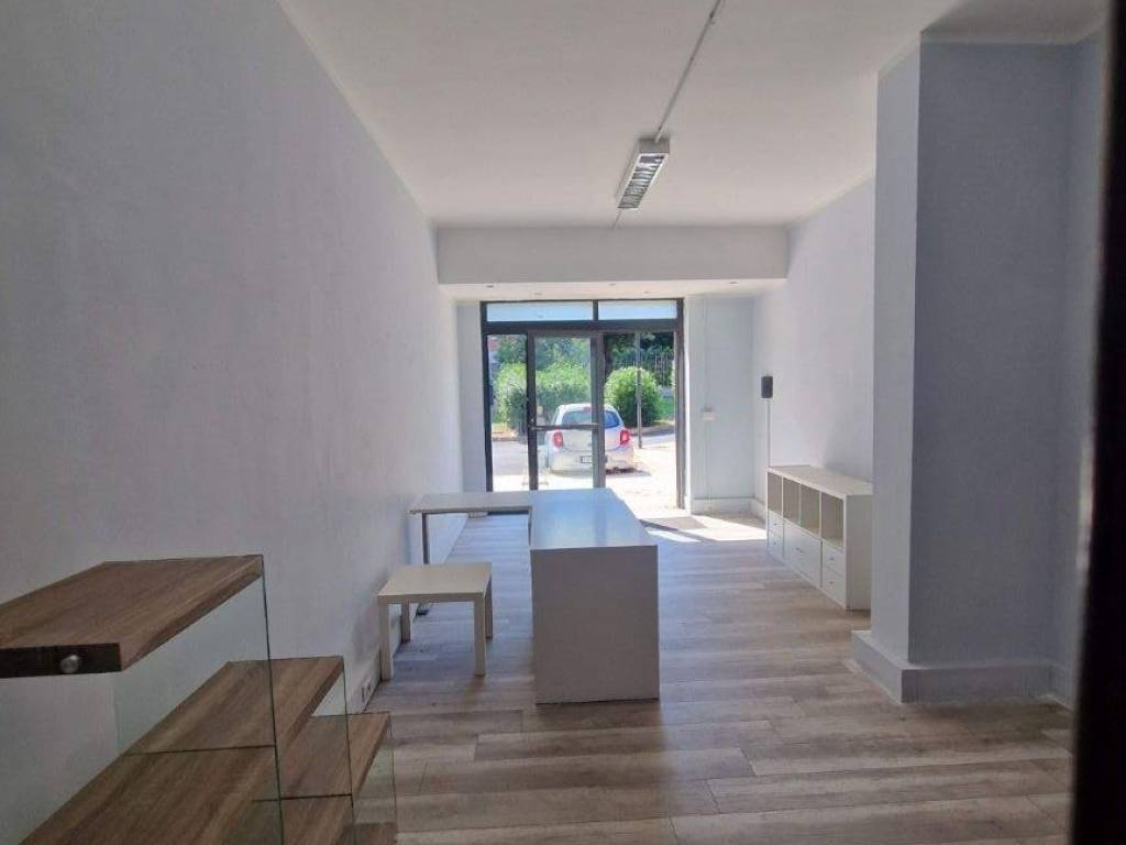 negozio in vendita a Roma in zona Casal Boccone