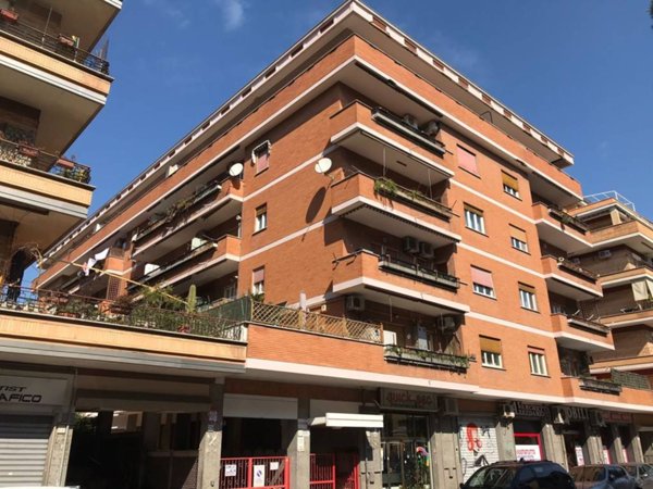 appartamento in vendita a Roma in zona Ostia