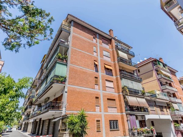 appartamento in vendita a Roma in zona Prenestino-Labicano