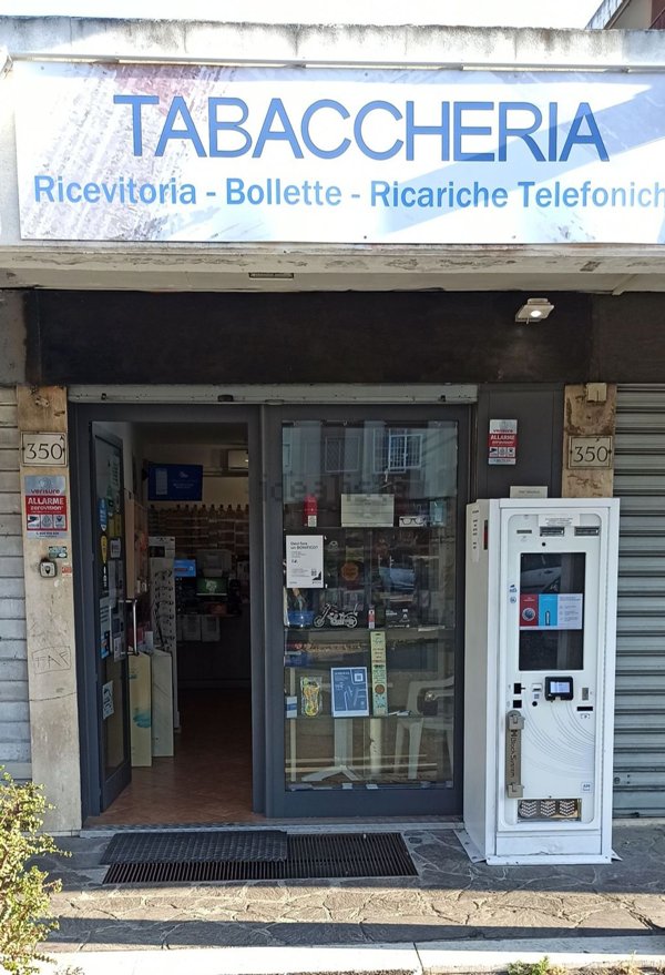 negozio in vendita a Roma in zona Ostia