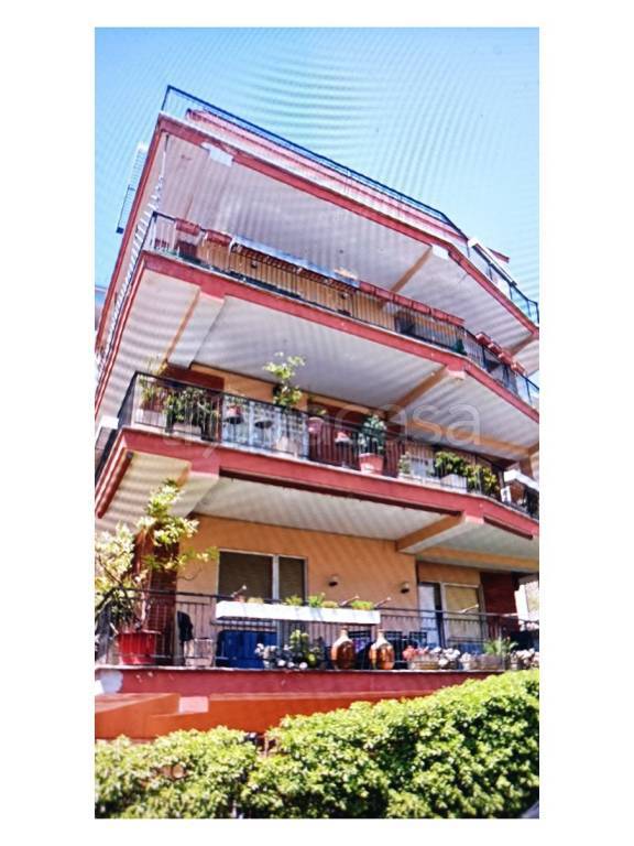 appartamento in vendita a Roma in zona Tor di Quinto